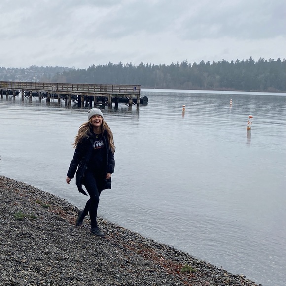 Meet your Posher, Ali - Picture 1 of 1